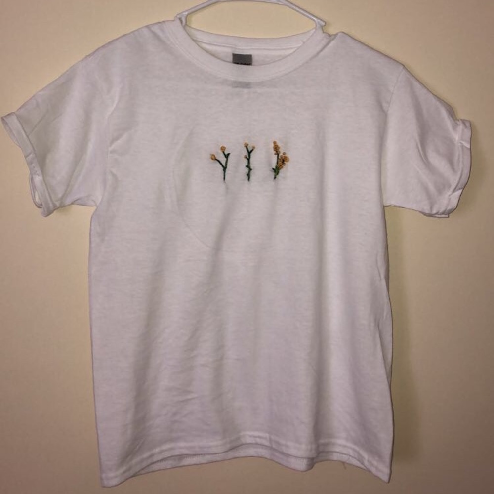 Homade white shirt with embroidered floral print